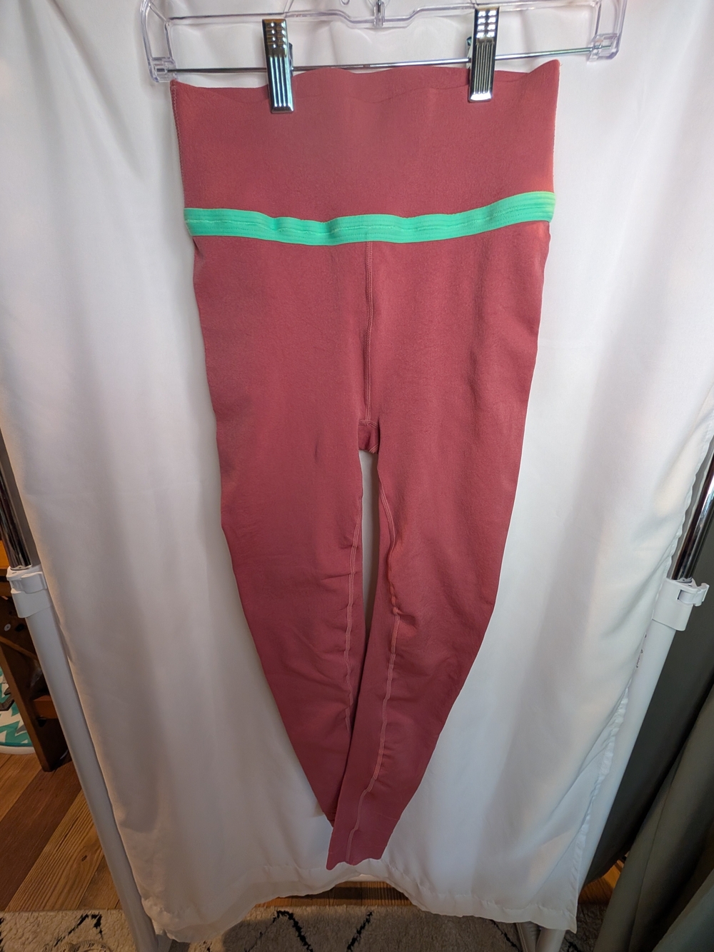 NWT Fabletics SculptKnit High Waisted Cut Out Back Leggings Medium Mauve